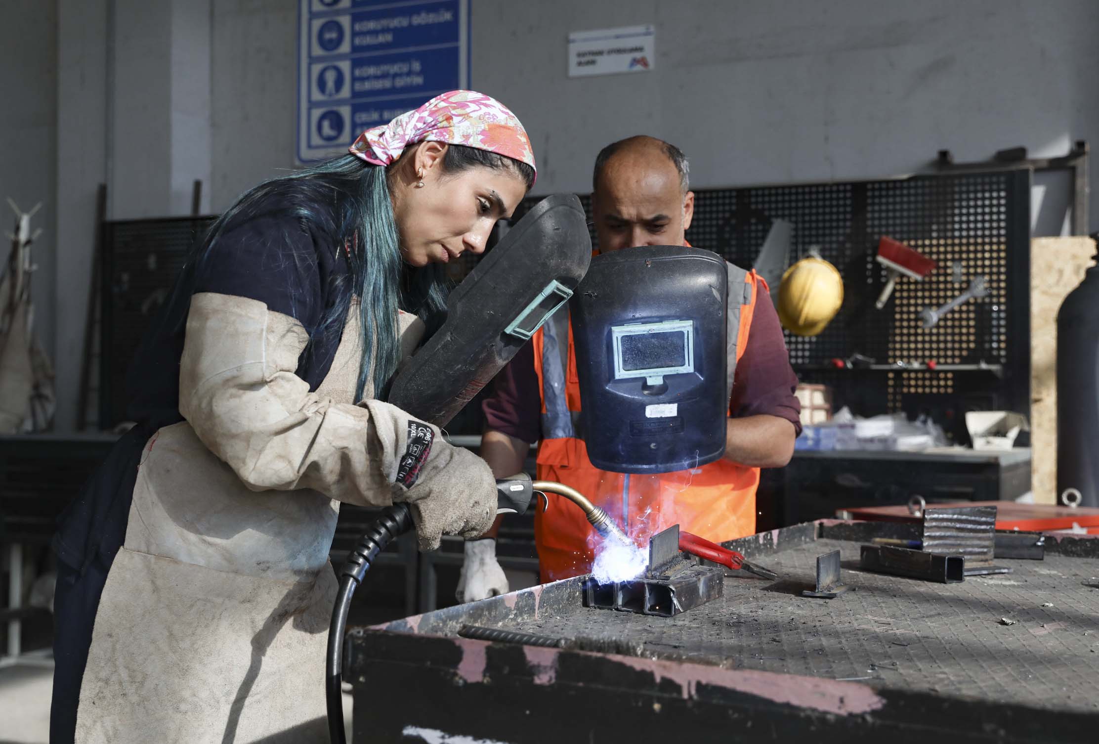 BÜYÜKŞEHİR MERCEK’TE ÇELİK KAYNAK EĞİTİMLERİ SÜRÜYOR (1)
