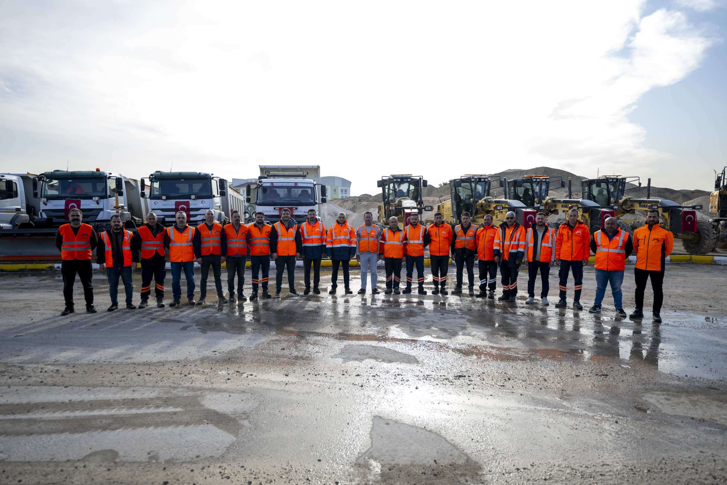 BÜYÜKŞEHİR OLUMSUZ HAVA KOŞULLARINA KARŞI 724 GÖREVE HAZIR (2)
