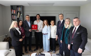 VALİMİZ SAYIN ATİLLA TOROS VE EŞİ DUDU İREM TOROS HANIMEFENDİ, GAZİ TANKÇI ER ERSİN ASLAN VE AİLESİNİ ZİYARET ETTİ