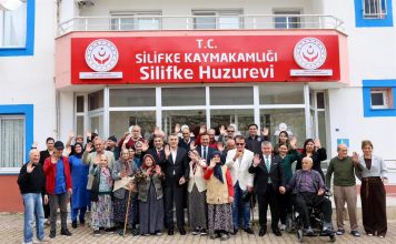 VALİMİZ SAYIN ATİLLA TOROS, RAMAZAN BAYRAMI VESİLESİYLE SİLİFKE HUZUREVİNDE KIYMETLİ BÜYÜKLERİMİZLE BİR ARAYA GELDİ