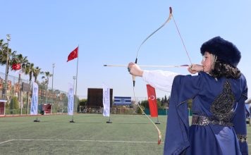 Mersin’de Geleneksel Okçuluk Rüzgarı: Geleceğin Kemankeşlerinden Hedeflere Tam İsabet