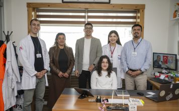 EĞİTİMİNE SIKICA TUTUNAN ADİLE NİSA ENGELLERİ MERSİN BÜYÜKŞEHİR İLE AŞIYOR