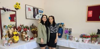 SESSİZ DÜNYASINI RENKLERLE DİLLENDİRDİ: İŞİTME ENGELLİ SİNEM’İN İLHAM VEREN BAŞARISI