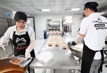 BÜYÜKŞEHİR SİLİFKE AŞHANESİ HEM İHTİYAÇ SAHİPLERİNE HEM ÖĞRENCİLERE ULAŞIYOR