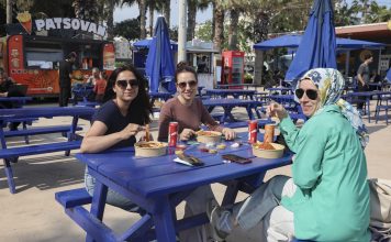 BÜYÜKŞEHİR’İN GASTROKARAVANLARI MERSİN’DE LEZZETİN YENİ ADRESİ OLDU