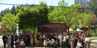 ŞEHİT ANNELERİ TARSUS DOĞA PARKI VE GENÇLİK KAMPINDA GÜZEL BİR GÜN GEÇİRDİ