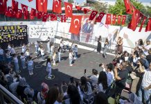 MİNİKLER ANNELERİNE SEVGİYİ OYUNLARLA ANLATTI