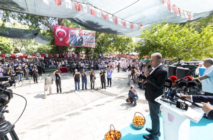 BAŞKAN SEÇER, ‘64. MUT KARACAOĞLAN KAYISI KÜLTÜR VE SANAT FESTİVALİ’NE KATILDI