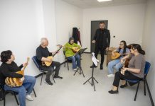BÜYÜKŞEHİR’İN ÜCRETSİZ KURSLARIYLA ENSTRÜMAN ÇALMAYI ÖĞRENİYORLAR