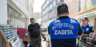 MERSİN BÜYÜKŞEHİR KALDIRIM İŞGALİNE KARŞI DENETİMLERİNİ SÜRDÜRÜYOR