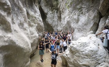 TARSUS KURTÇUKURU KANYONU’NDA MUHTEŞEM DOĞA YÜRÜYÜŞÜ